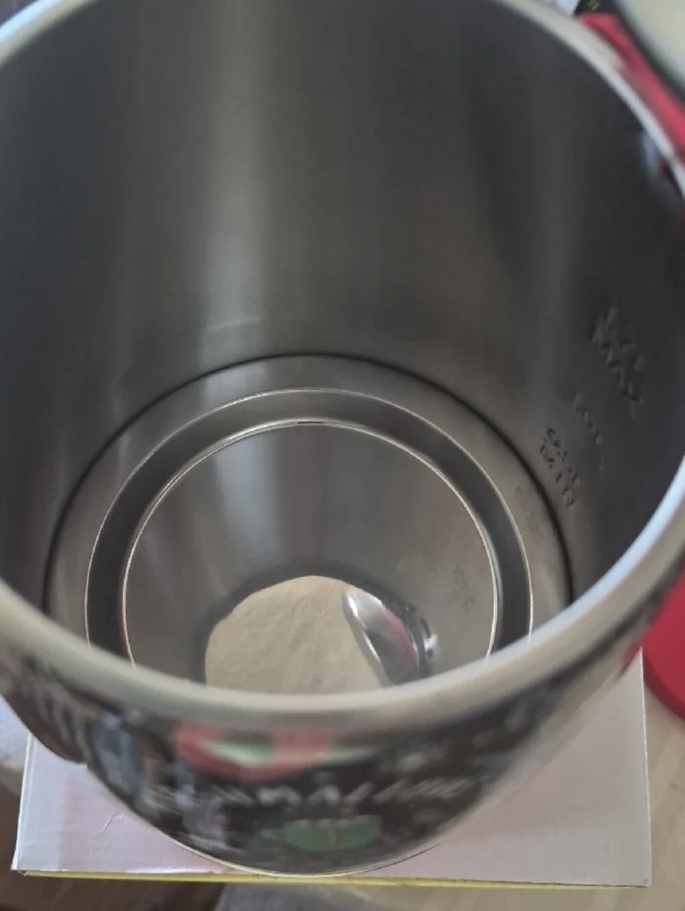 bella Red & Green Holiday-Themed Electric Kettle